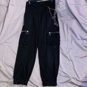 Forever 21 black Cargo zip pocket pants size large